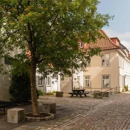 Cozy Loft With King Bed In The Middle Of Town