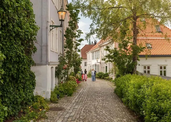 Cozy Loft With King Bed In The Middle Of Town