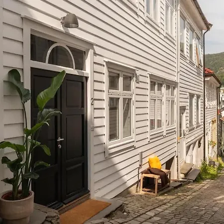 Cozy Loft With King Bed In The Middle Of Town Дом отдыха