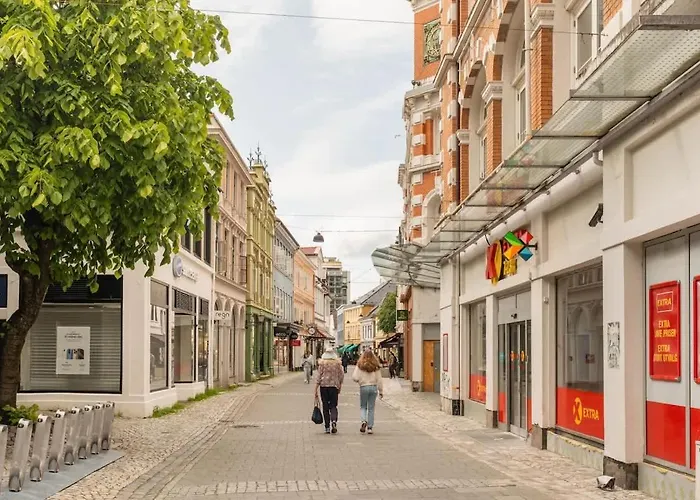 Dom wakacyjny Cozy Loft With King Bed In The Middle Of Town *