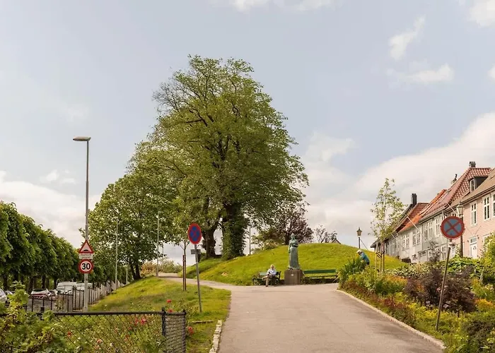 Cozy Loft With King Bed In The Middle Of Town