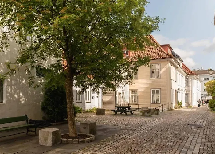 Cozy Loft With King Bed In The Middle Of Town
